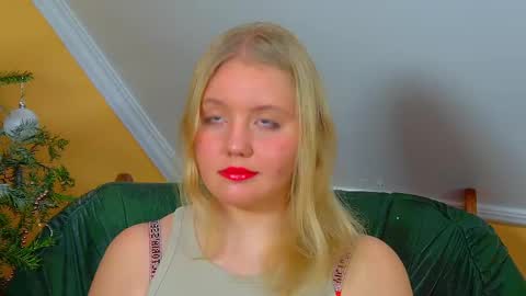 Snapshot of emilyevansen chatting on 12/21/25, 06:31 Emily online show from 12/21/25, 06:31