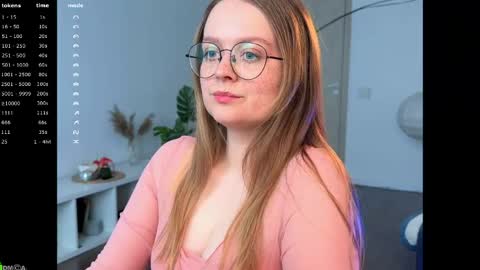 Snapshot of emilyforelsket chatting on 05/10/26, 01:16 Emily online show from 05/10/26, 01:16