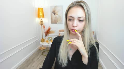 Emily online show from 04/08/26, 07:47