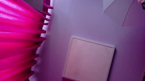 EMELY online show from 12/19/25, 07:21