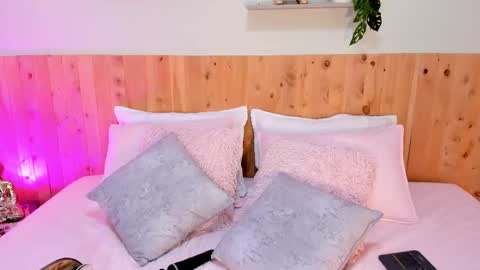 Emily online show from 01/16/26, 07:40