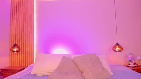 Emily  online show from 11/05/25, 08:09