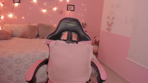 Emily online show from 07/04/26, 07:42