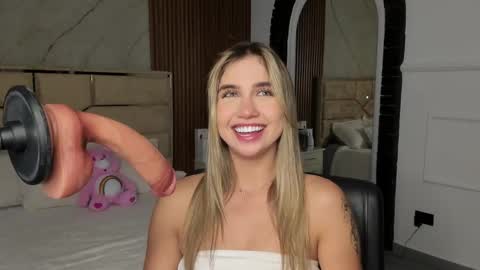 Emily Hendrix online show from 02/15/25, 08:54