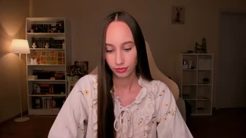 Snapshot of emilyhoston chatting on 06/22/26, 07:55 Alina online show from 06/22/26, 07:55