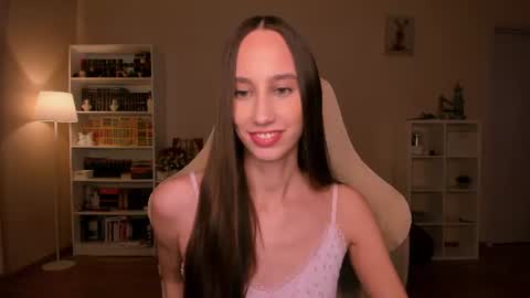 Snapshot of emilyhoston chatting on 06/25/26, 08:13 Alina online show from 06/25/26, 08:13