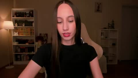 Snapshot of emilyhoston chatting on 07/02/26, 08:15 Alina online show from 07/02/26, 08:15