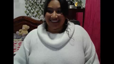 Snapshot of emilylove14 chatting on 01/10/25, 04:33 Emily Cortez online show from 01/10/25, 04:33