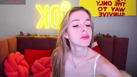 Snapshot of emilymagnificent chatting on 01/07/26, 01:30 emilymagnificent online show from 01/07/26, 01:30