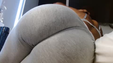 emily monrro online show from 09/24/25, 02:15