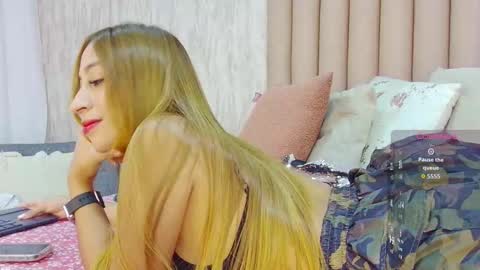 My IG - EmilyParker   online show from 11/25/25, 05:02