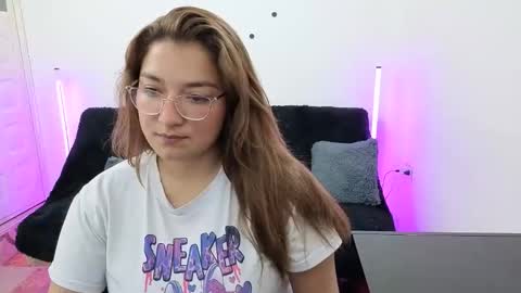 emily  friends online show from 02/07/26, 05:38