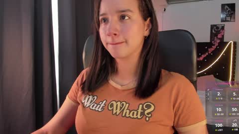 Snapshot of emilyrousex chatting on 02/08/25, 04:04 emilyrousex online show from 02/08/25, 04:04