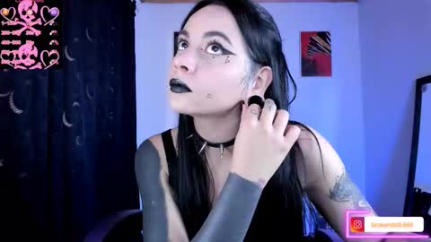 Snapshot of emilyrymer chatting on 11/13/25, 07:35 Emily Support me to have 100 likes plx online show from 11/13/25, 07:35