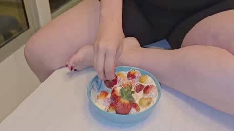 Summer 3 online show from 11/30/25, 01:37