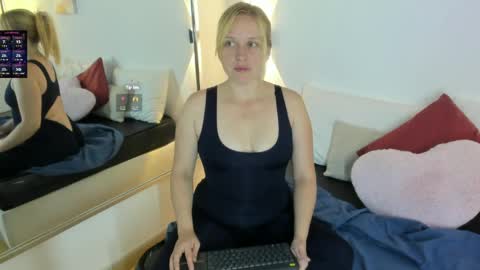 Summer 3 online show from 05/24/26, 03:50