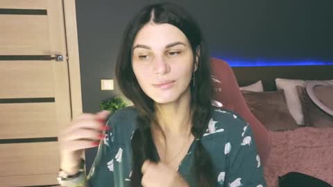 Snapshot of emilytucker chatting on 02/05/25, 01:26 Emily online show from 02/05/25, 01:26
