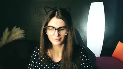 Snapshot of emilytucker chatting on 02/10/25, 04:19 Emily online show from 02/10/25, 04:19
