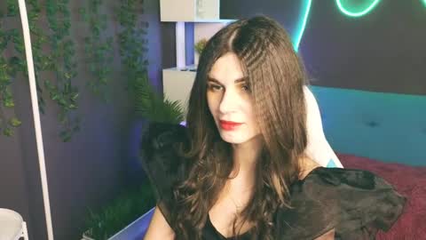 Snapshot of emilytucker chatting on 02/13/25, 05:05 Emily online show from 02/13/25, 05:05