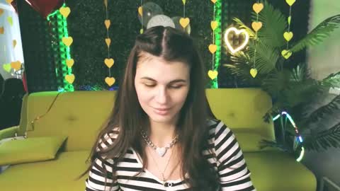 Snapshot of emilytucker chatting on 02/15/25, 04:47 Emily online show from 02/15/25, 04:47