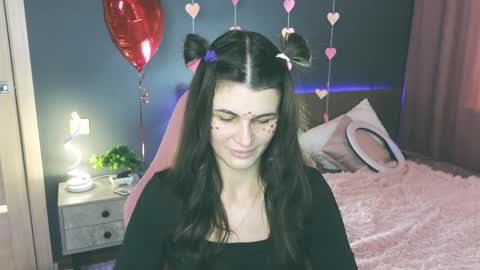 Snapshot of emilytucker chatting on 02/19/25, 04:23 Emily online show from 02/19/25, 04:23