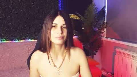 Snapshot of emilytucker chatting on 10/15/25, 02:01 Emily online show from 10/15/25, 02:01