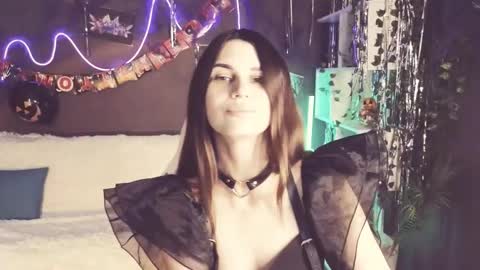 Snapshot of emilytucker chatting on 10/20/25, 01:50 Emily online show from 10/20/25, 01:50