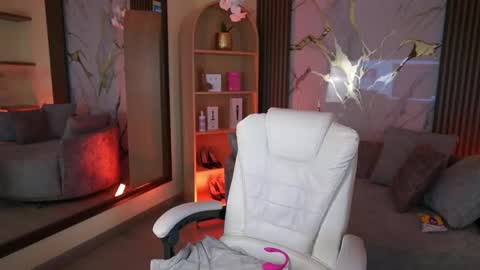 Emily Turner  online show from 06/03/26, 07:08