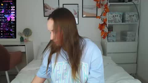 Emily online show from 02/10/25, 07:38