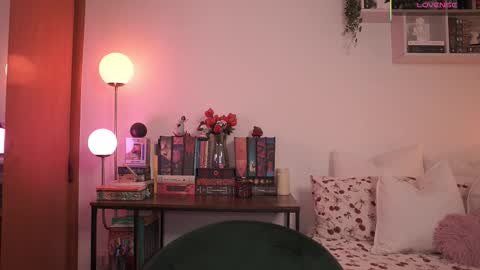 IG thickemmsss online show from 12/05/25, 08:16