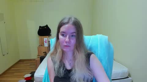 Emily online show from 03/10/25, 06:45