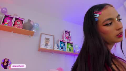 Emily Bank online show from 11/19/25, 07:47