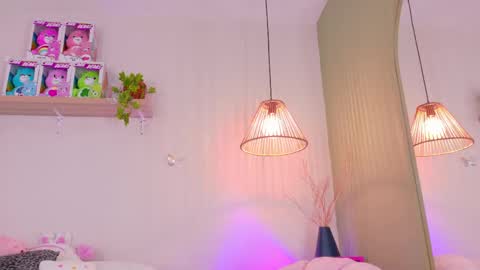 Emily Bank online show from 04/27/26, 07:56