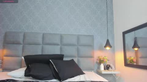 emilyy_r online show from 01/13/26, 07:08