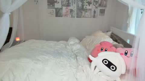 Emily brunette and Charlotte redhead online show from 03/31/26, 03:12