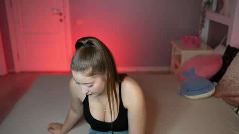 Snapshot of emilyyboo chatting on 07/10/26, 05:26 Emily online show from 07/10/26, 05:26