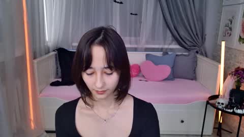 Snapshot of emilyyswonn chatting on 10/29/25, 04:53 Emily online show from 10/29/25, 04:53