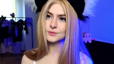 emimiy online show from 02/19/25, 05:49