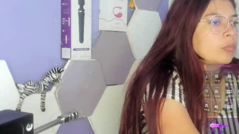 Snapshot of emira199 chatting on 01/06/25, 08:07 emira199 online show from 01/06/25, 08:07