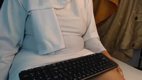 Snapshot of emira199 chatting on 03/01/25, 10:55 emira199 online show from 03/01/25, 10:55