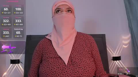 Snapshot of emira199 chatting on 09/22/25, 07:38 emira199 online show from 09/22/25, 07:38