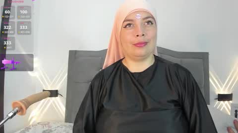 Snapshot of emira199 chatting on 10/10/25, 01:10 emira199 online show from 10/10/25, 01:10