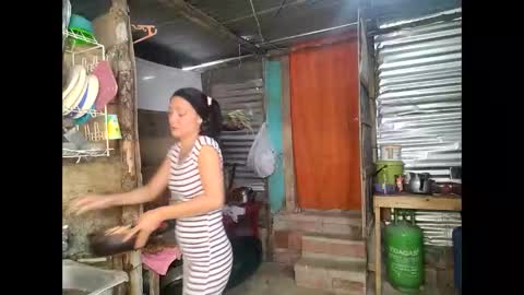 L i a    time online 7am - 1pm Gtm-5  online show from 02/18/26, 02:46