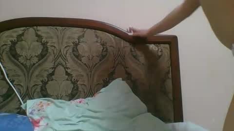 emma_991 online show from 02/18/25, 11:55