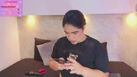Snapshot of emma__becket chatting on 06/21/26, 03:53 Emma online show from 06/21/26, 03:53
