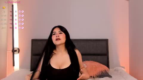 Emma Clark  online show from 07/27/26, 08:05