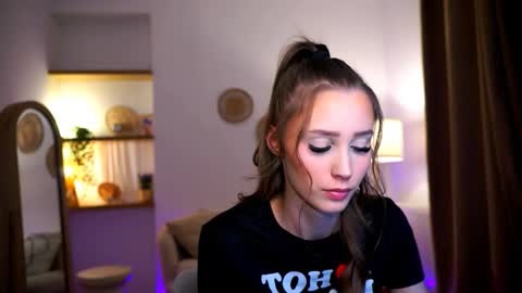 Snapshot of emma__cutiee chatting on 01/12/25, 02:14 Your Emma online show from 01/12/25, 02:14