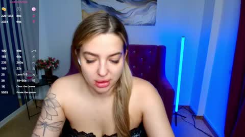 Snapshot of emma__rosss chatting on 05/19/26, 02:18 emma__rosss online show from 05/19/26, 02:18