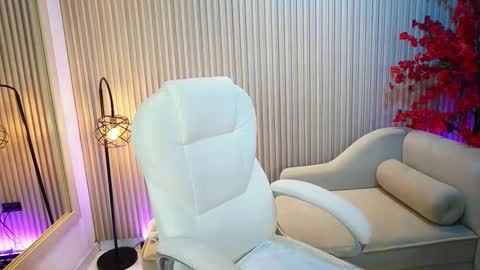 emma__walkerr_ online show from 09/30/25, 07:41