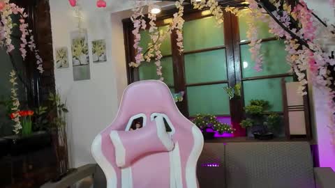 emma_ayala online show from 01/12/26, 07:08